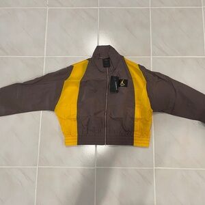 Jordan Women's Woven Jacket (Brown/Yellow)